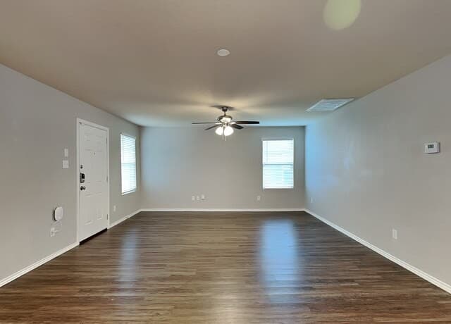 3-bedroom rental at 9735 Marbach in San Antonio, TX — photo 2