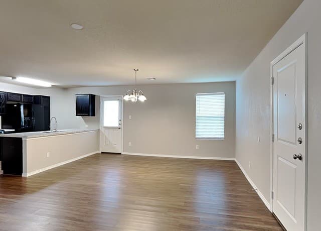 3-bedroom rental at 9735 Marbach in San Antonio, TX — photo 3