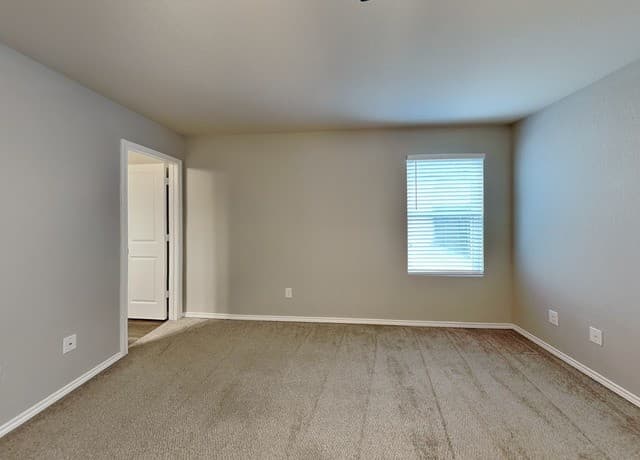 3-bedroom rental at 9735 Marbach in San Antonio, TX — photo 5