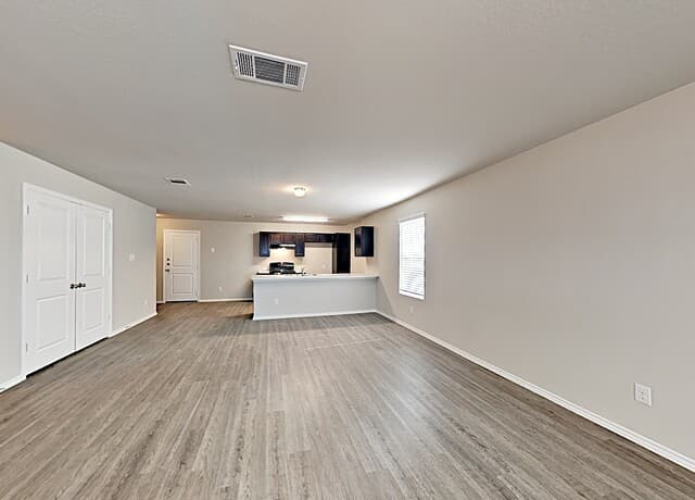 3-bedroom rental at 9706 Marbach in San Antonio, TX — photo 5