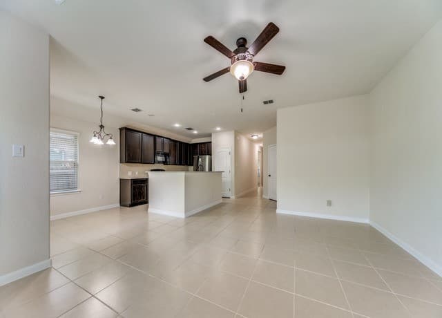 3-bedroom rental at 337 Derby Dr in Boerne, TX — photo 3