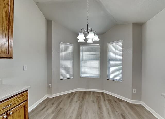 3-bedroom rental at 9822 Vandenberg in San Antonio, TX — photo 4