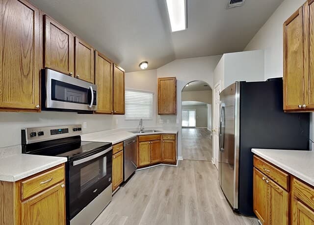 3-bedroom rental at 9822 Vandenberg in San Antonio, TX — photo 5