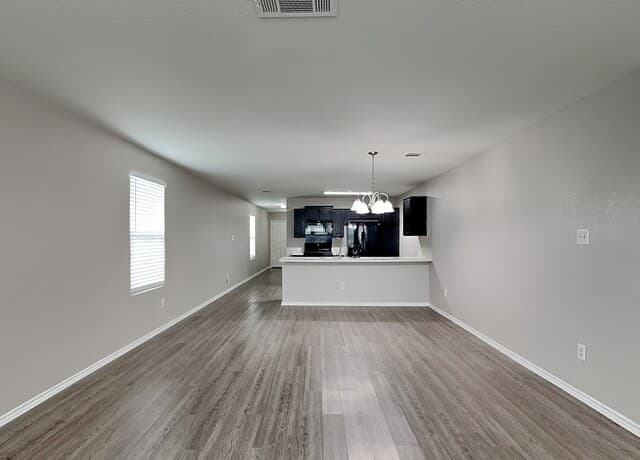 4-bedroom rental at 5118 Everett in Converse, TX — photo 3