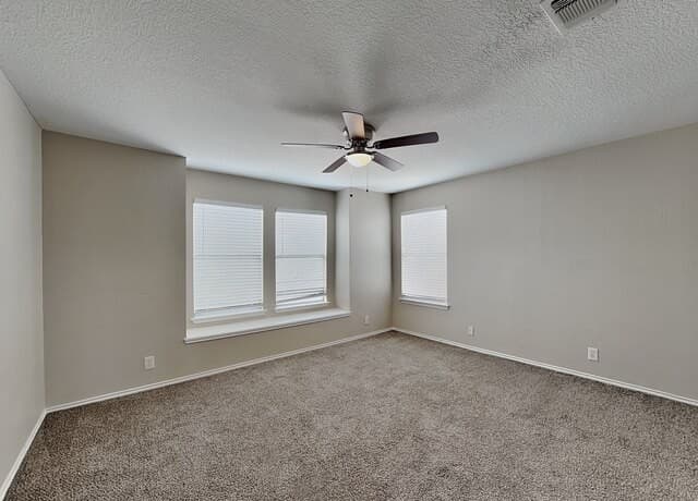 3-bedroom rental at 7307 Circle Farm in San Antonio, TX — photo 5
