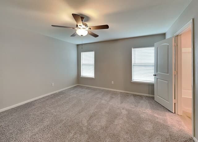 4-bedroom rental at 11753 Alcoser in San Antonio, TX — photo 5