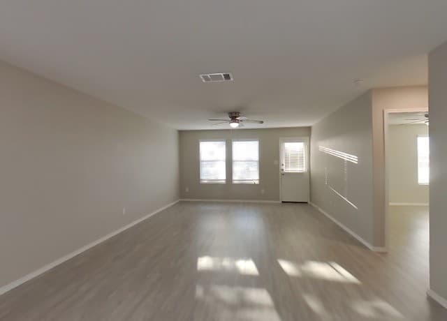4-bedroom rental at 10250 Devon Wheel in San Antonio, TX — photo 2