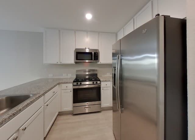 4-bedroom rental at 10250 Devon Wheel in San Antonio, TX — photo 4
