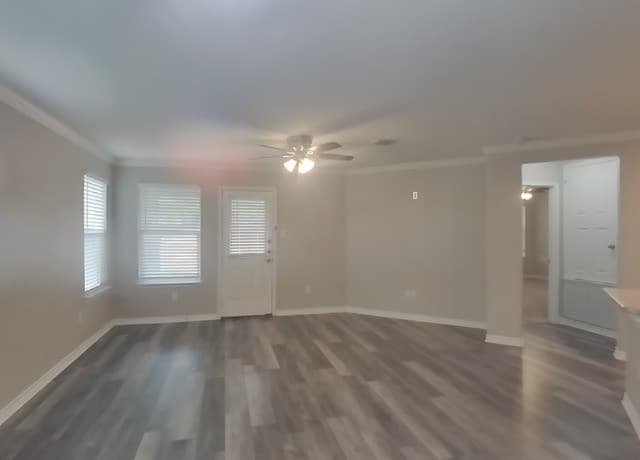 4-bedroom rental at 15307 Delta in San Antonio, TX — photo 2