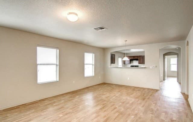 3-bedroom rental at 6023 Camier Cove in San Antonio, TX — photo 3