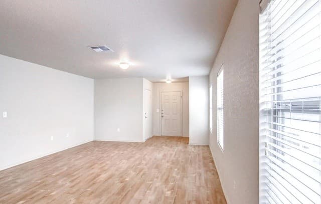 3-bedroom rental at 6023 Camier Cove in San Antonio, TX — photo 5