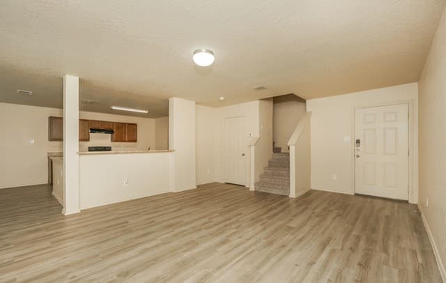 4-bedroom rental at 10722 Butterfly Pass in San Antonio, TX — photo 4