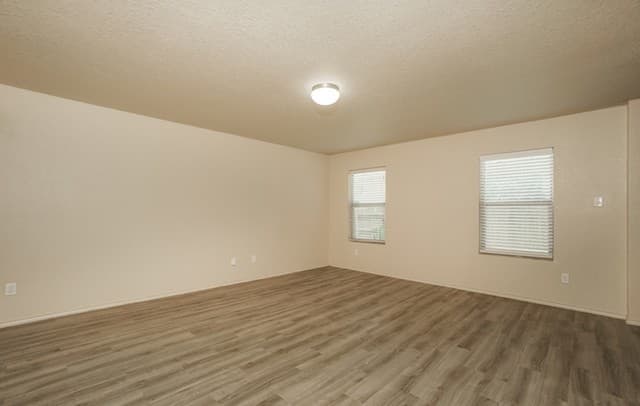 4-bedroom rental at 10722 Butterfly Pass in San Antonio, TX — photo 5