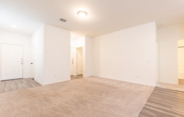 3-bedroom rental at 5631 Pearl Mdw in Converse, TX — photo 5