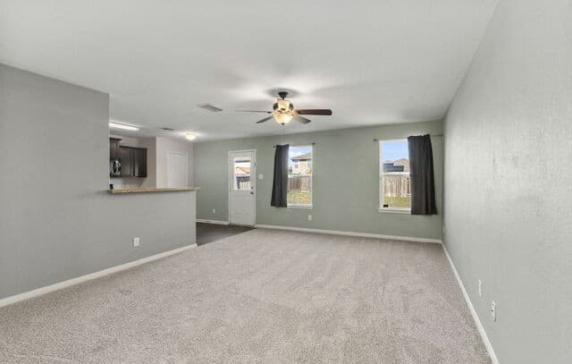 3-bedroom rental at 12355 Mahoney Ml in San Antonio, TX — photo 4