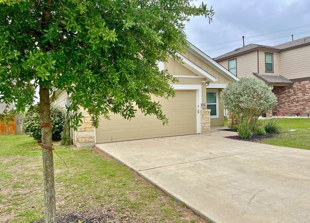 3-bedroom rental at 5226 Nature Path in Marion, TX — photo 2