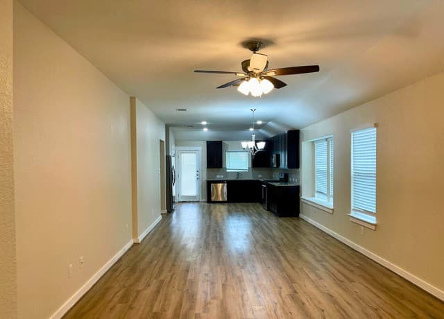 3-bedroom rental at 5226 Nature Path in Marion, TX — photo 5