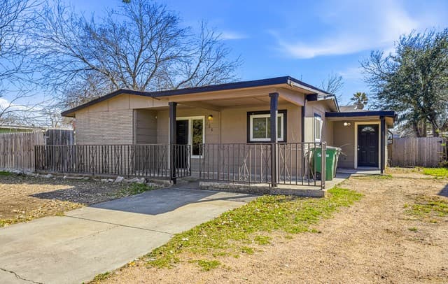 3-bedroom rental at 106 Wayfarer in San Antonio TX