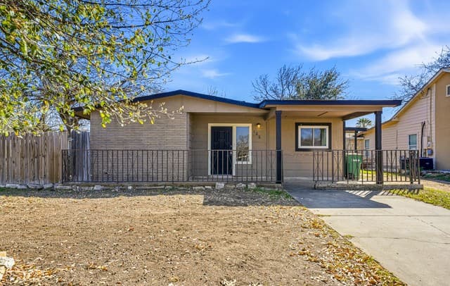 3-bedroom rental at 106 Wayfarer in San Antonio, TX — photo 2
