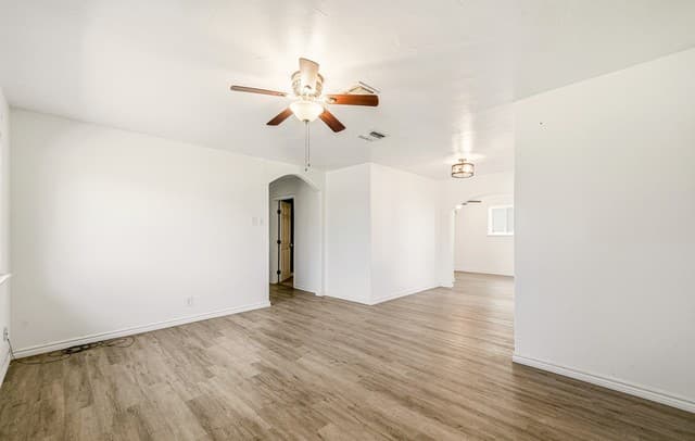 3-bedroom rental at 106 Wayfarer in San Antonio, TX — photo 5