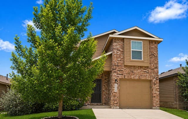 4-bedroom rental at 15434 Shortwing in San Antonio, TX — photo 2