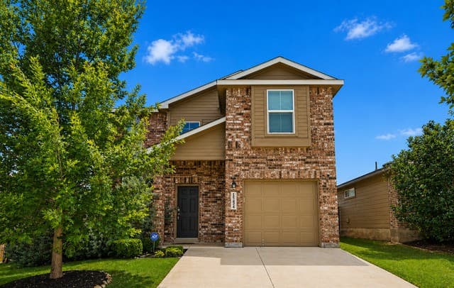 4-bedroom rental at 15434 Shortwing in San Antonio, TX — photo 3