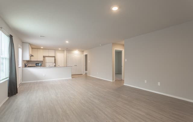 3-bedroom rental at 10723 Giacconi Dr in Converse, TX — photo 3