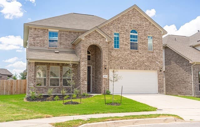 5-bedroom rental at 10151 Bussang Dr in Schertz, TX — photo 2