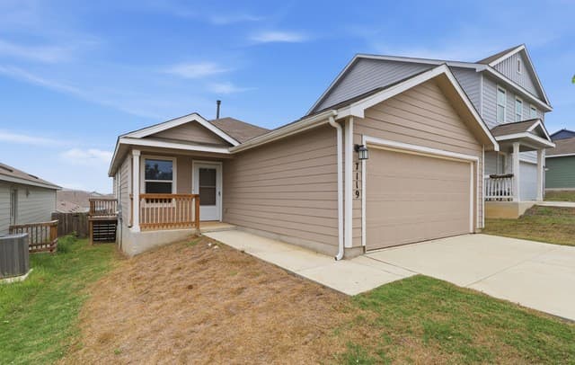 3-bedroom rental at 7119 Satellite Way in San Antonio, TX — photo 3
