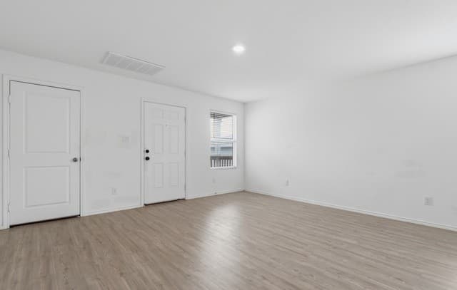 3-bedroom rental at 7119 Satellite Way in San Antonio, TX — photo 5