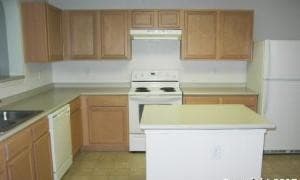 3-bedroom rental at 1222 Hunters Plane in San Antonio, TX — photo 5