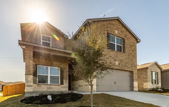5-bedroom rental at 9338 Espadrille Run in Converse, TX — photo 2