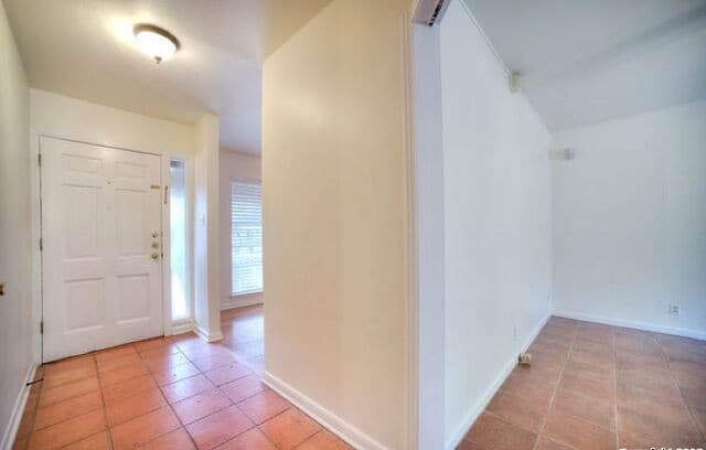 3-bedroom rental at 3223 Oakleaf Dr in San Antonio, TX — photo 4
