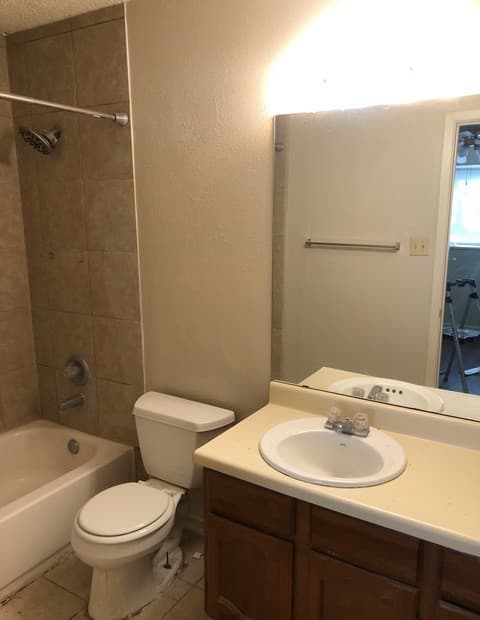 3-bedroom rental at 7220 Rimwood in Live Oak, TX — photo 2