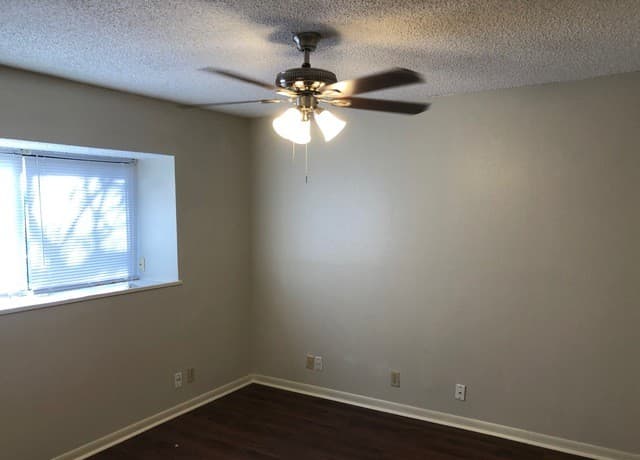 3-bedroom rental at 7220 Rimwood in Live Oak, TX — photo 4