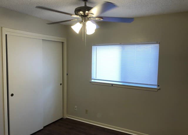 3-bedroom rental at 7220 Rimwood in Live Oak, TX — photo 5