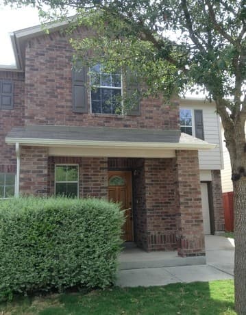 3-bedroom rental at 16122 Barrel Run in San Antonio, TX — photo 2