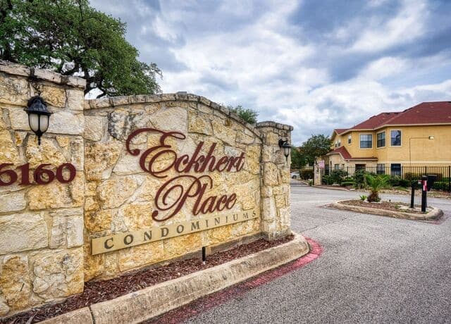 2-bedroom rental at 6160 Eckhert Unit APT 1718 in San Antonio, TX — photo 2