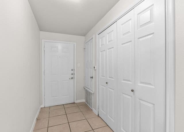 2-bedroom rental at 6160 Eckhert Unit APT 1718 in San Antonio, TX — photo 3