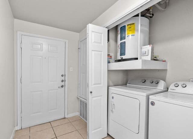 2-bedroom rental at 6160 Eckhert Unit APT 1718 in San Antonio, TX — photo 4