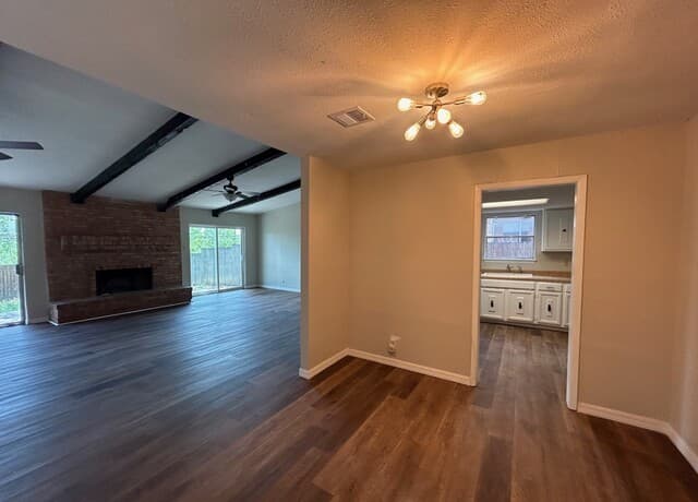 3-bedroom rental at 6510 Ridge Creek Dr in San Antonio, TX — photo 3