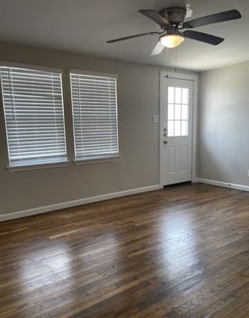 2-bedroom rental at 202 W Langley Blvd in Universal City, TX — photo 2