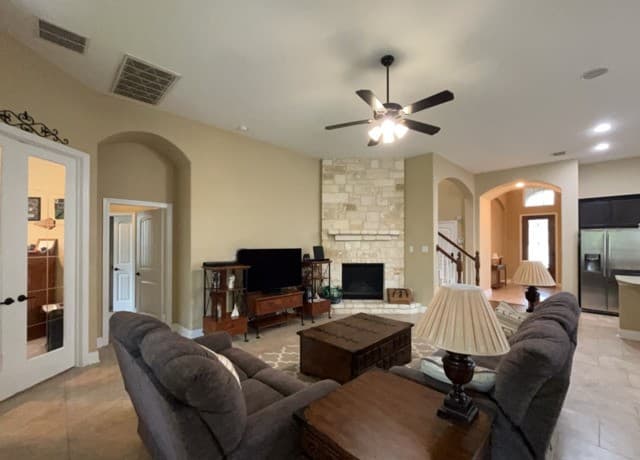 4-bedroom rental at 12442 Alstroemeria in San Antonio, TX — photo 5