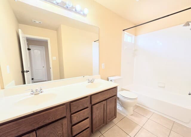 4-bedroom rental at 12058 Texana Cove in San Antonio, TX — photo 5