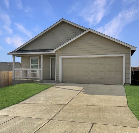 3-bedroom rental at 12823 Basil Trace in St Hedwig TX