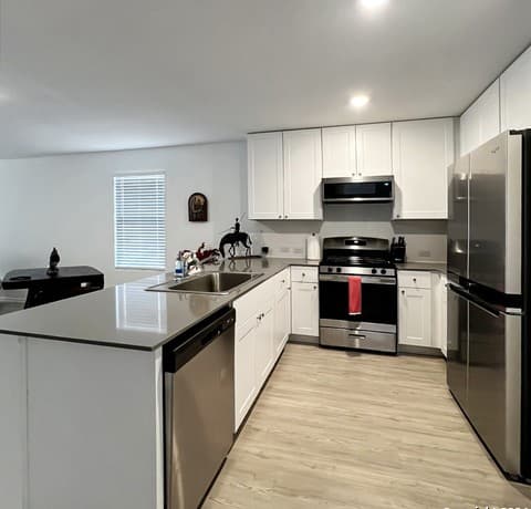 3-bedroom rental at 12823 Basil Trace in St Hedwig, TX — photo 5