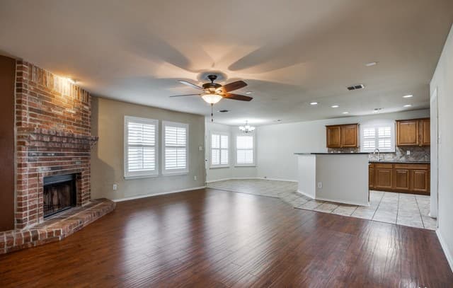 4-bedroom rental at 10315 Timber Country in San Antonio, TX — photo 3