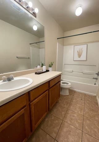 3-bedroom rental at 10815 Mathom Landing Unit 3 in Universal City, TX — photo 4