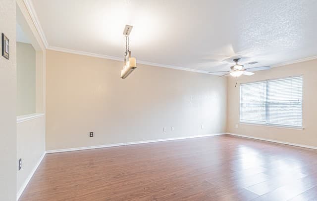 3-bedroom rental at 11244 Vollmer Ln in San Antonio, TX — photo 4