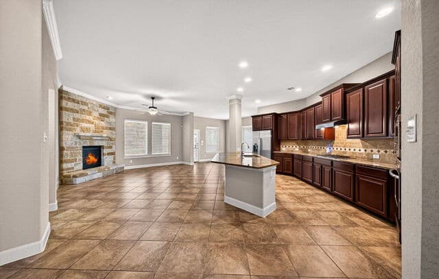 4-bedroom rental at 17759 Maui Sands in San Antonio, TX — photo 4